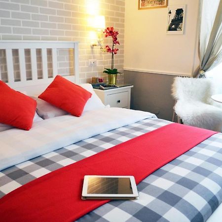 Moonlight Inn Guesthouse روما المظهر الخارجي الصورة