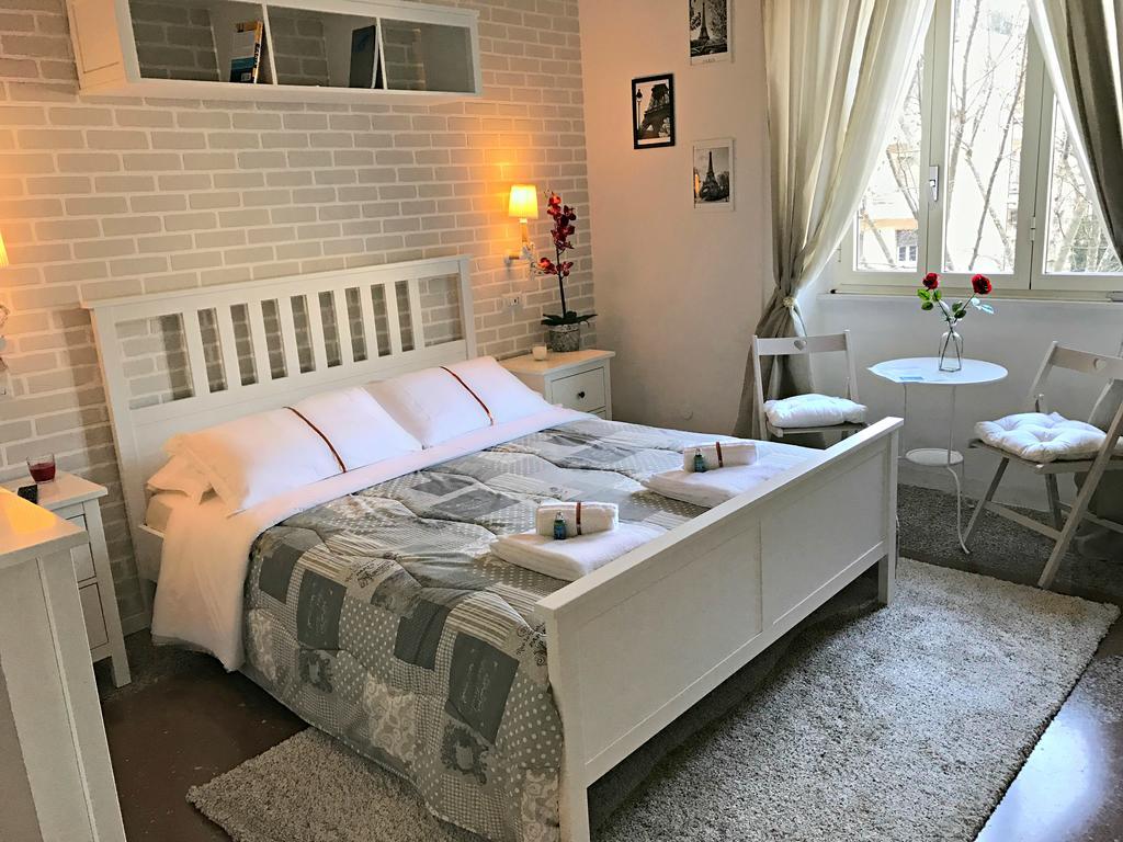 Moonlight Inn Guesthouse روما المظهر الخارجي الصورة