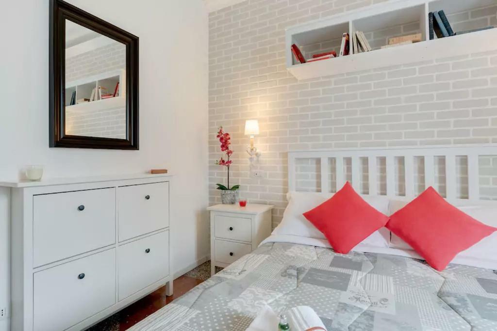 Moonlight Inn Guesthouse روما المظهر الخارجي الصورة