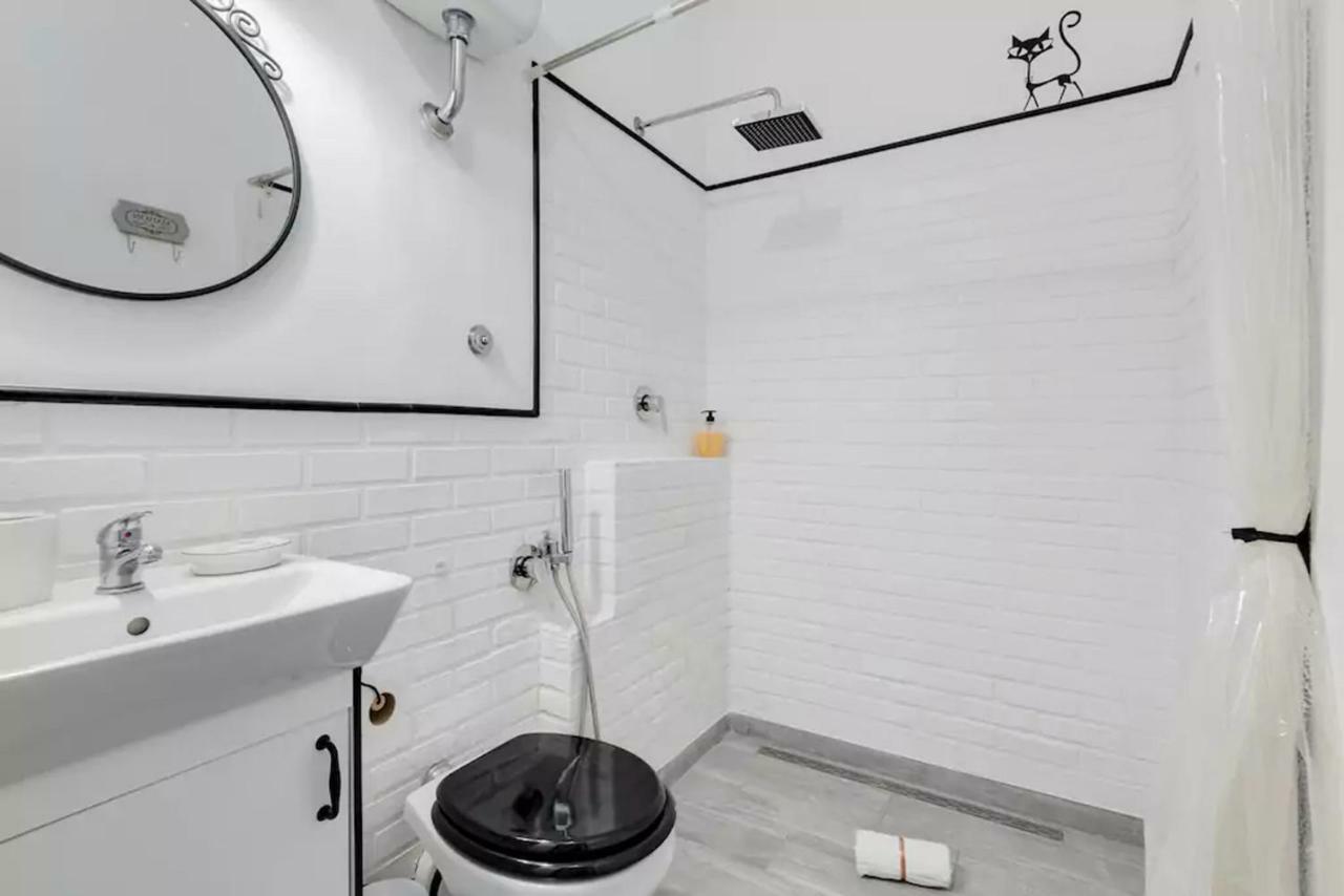 Moonlight Inn Guesthouse روما المظهر الخارجي الصورة